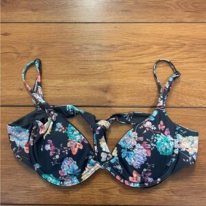 ONEILL - NWOT BIKINI TOP